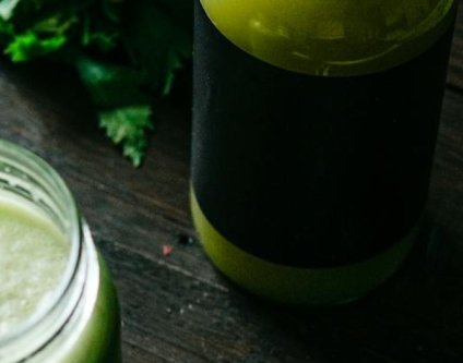 Warum Wildkräuter den modernen Superfoods überlegen sind